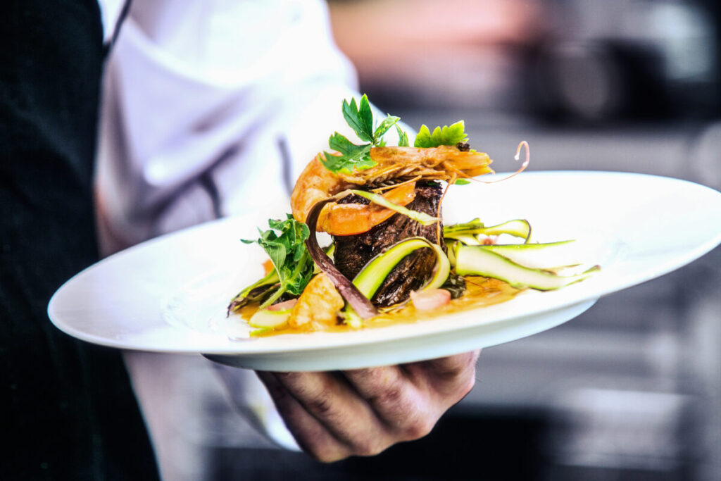 A Food Lover’s Guide to Whispering Creek: Discover the Best Eats in Mentor’s Tastiest Neighborhood